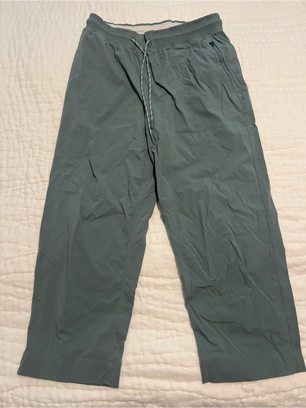 Athleta Trekkie Straight Crop Pant